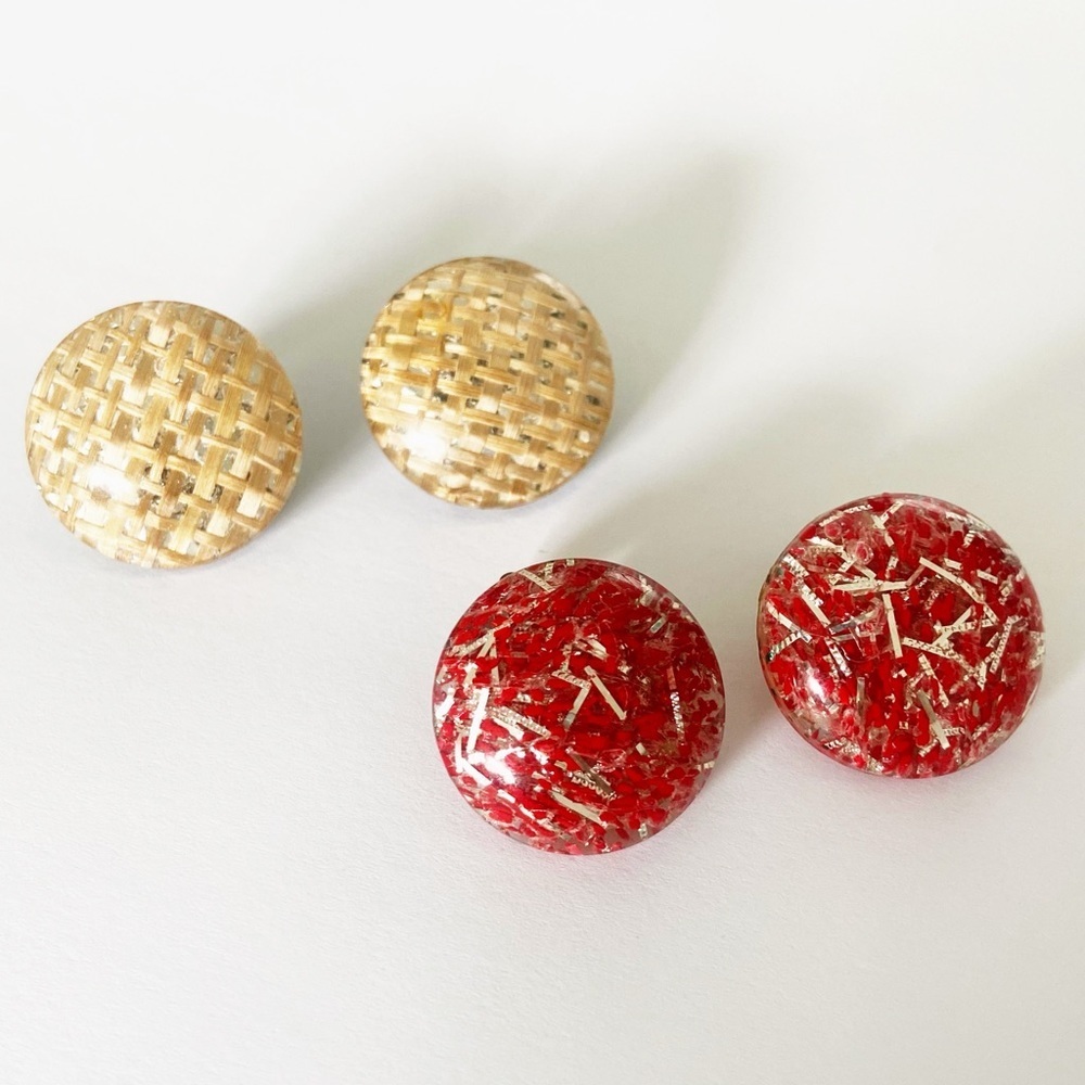 2 pairs of vintage lucite - confetti lucite clip on earrings red and neutral
